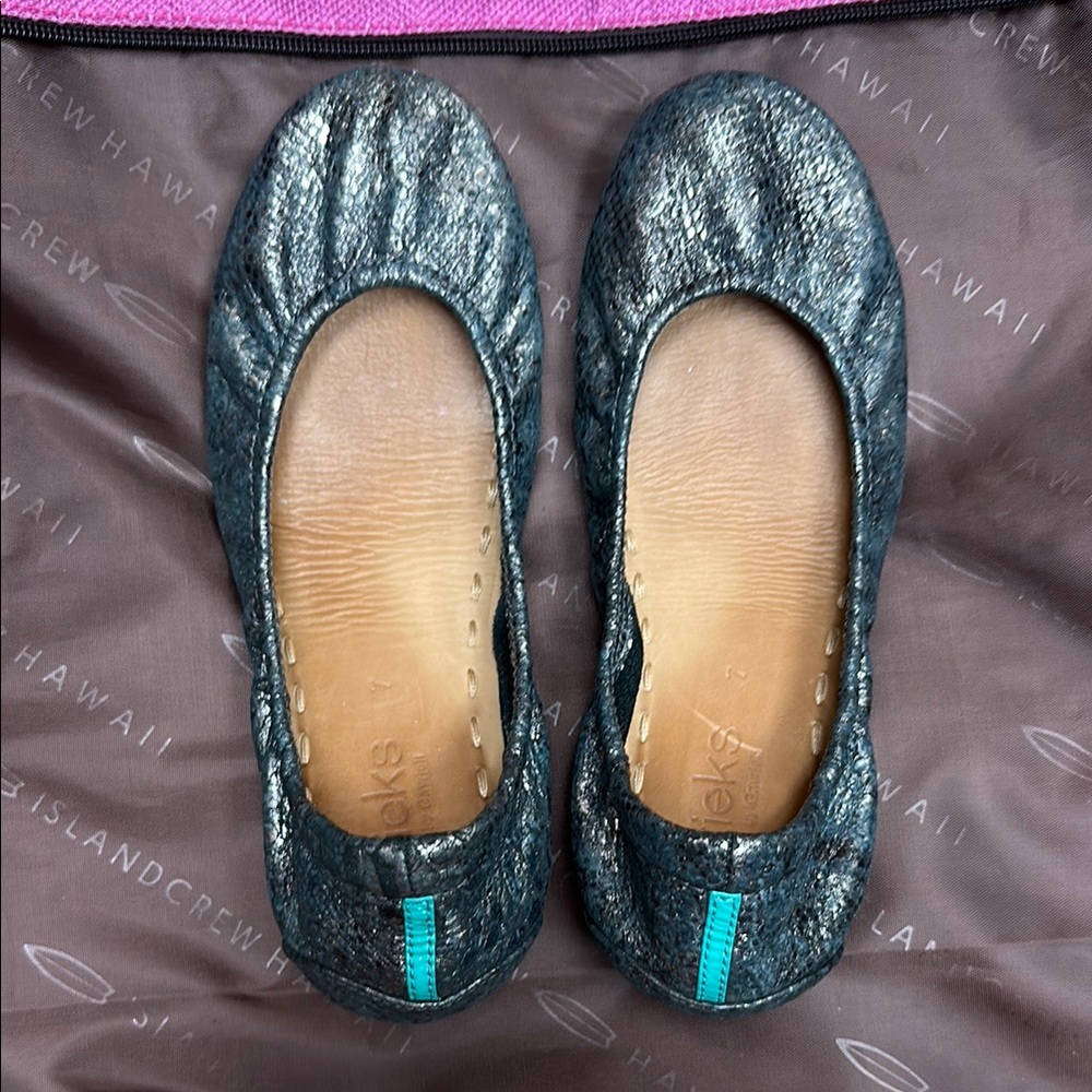 Tieks Drago size 7 LOW Price.  FIRM